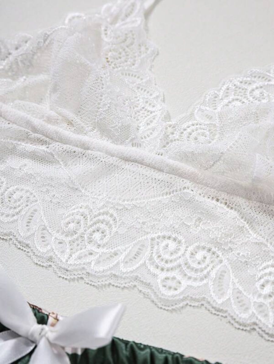 Floral Lace Bralette And Floral Pattern Panty Lingerie Set-Soco Hoodie