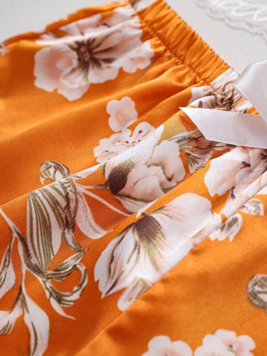 Floral Lace Bralette And Floral Pattern Panty Lingerie Set-Soco Hoodie