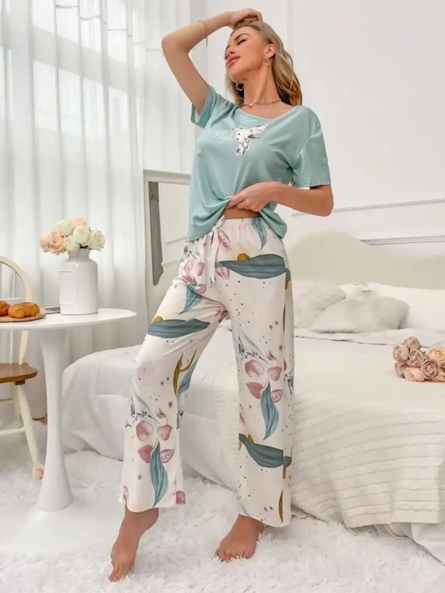 Floral Print Tee And Pants Pajama Set-Soco Hoodie