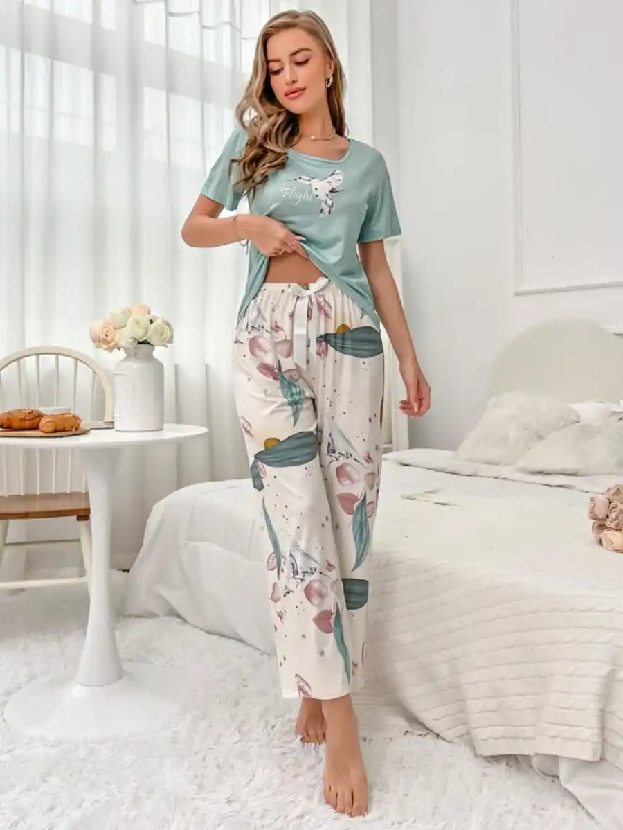 Floral Print Tee And Pants Pajama Set-Soco Hoodie