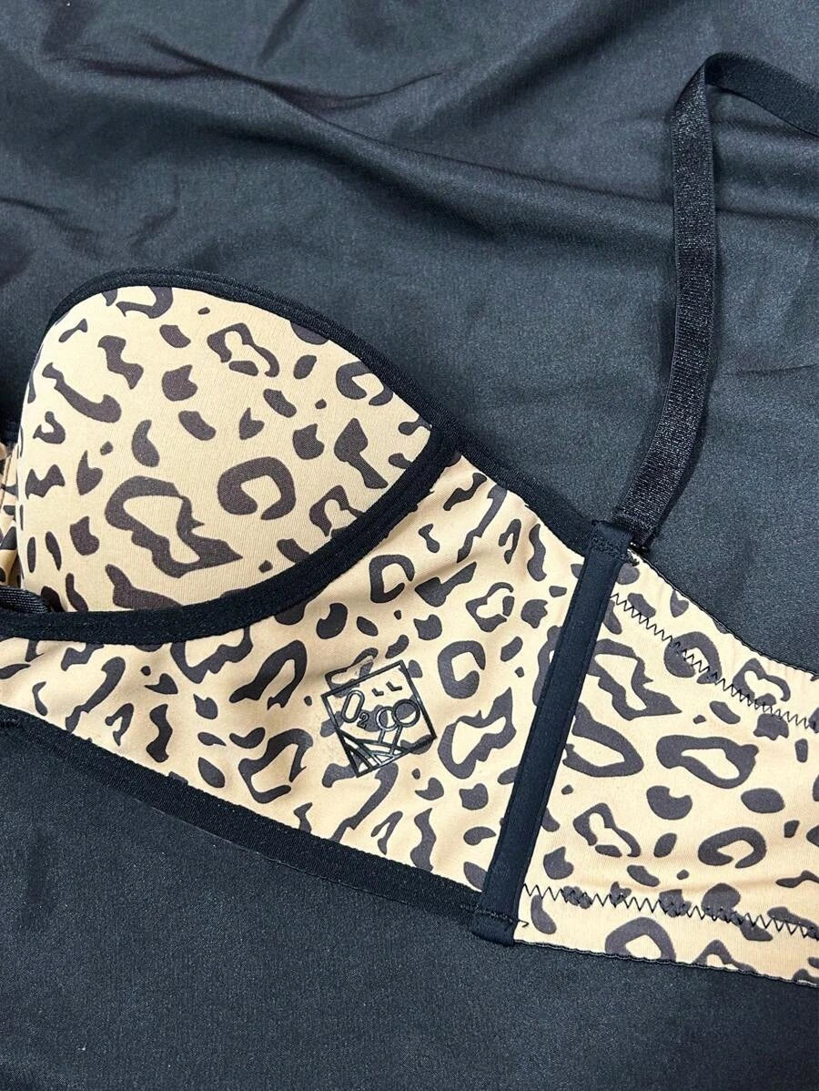 Plain Front Close Underwire Bra-Soco Hoodie