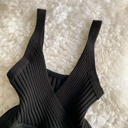 Retro Knitted Vest V-Neck Solid Camisole-Soco Hoodie