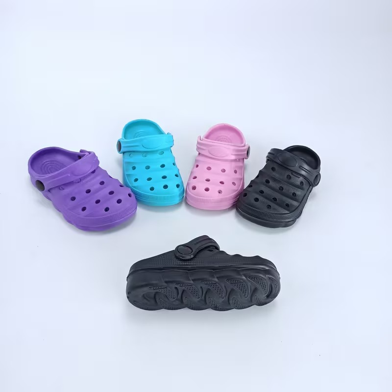 Casual Hollow Design Clogs For Kids Beach And Pool Use