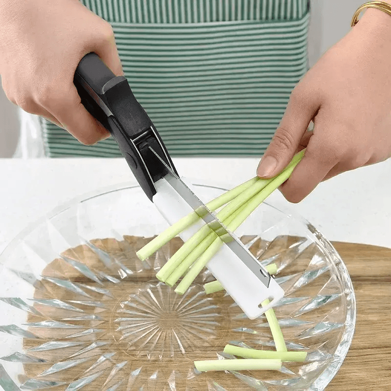 Versatile Kitchen Scissors With Built In Cutting Board