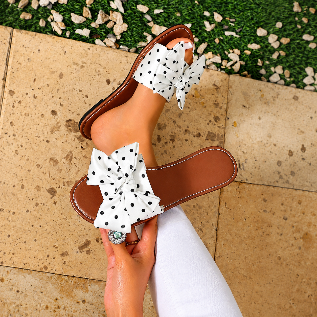 Summer Beach Bow Flat Slip On Sandals with Lightweight Casual Design for Women