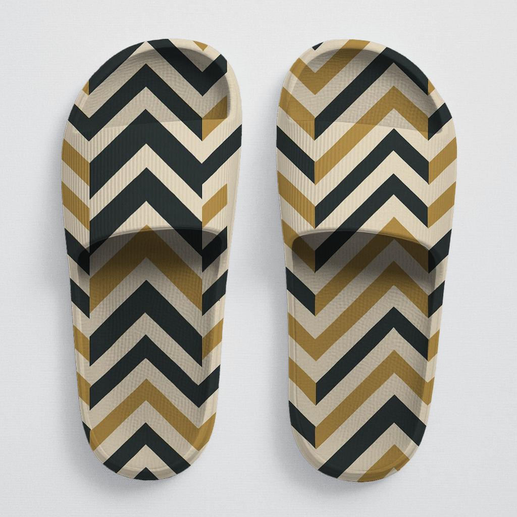 Chevron Step Grid sporty rubber slides