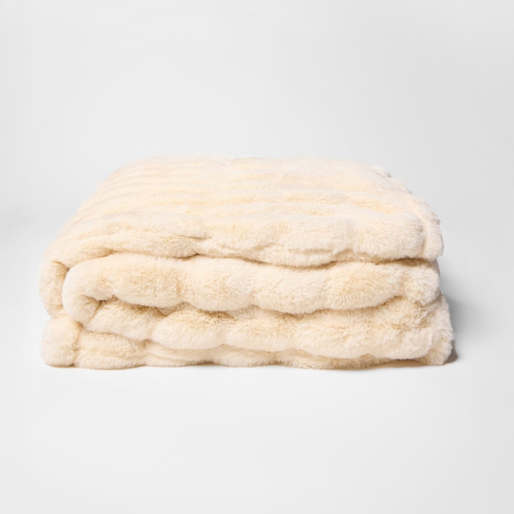 Plush Textured Faux Fur Blanket