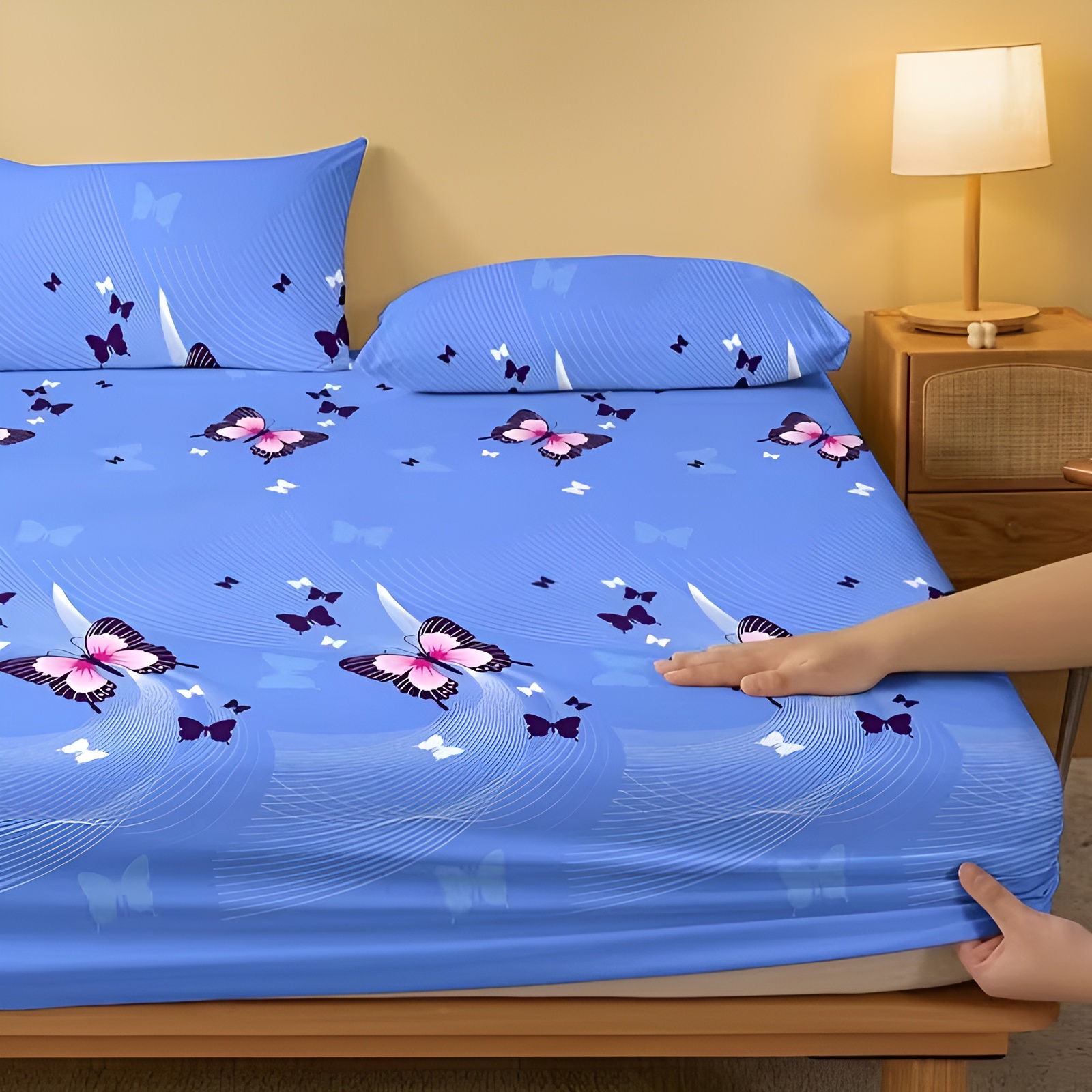 Printed Flannel Fitted Bed Sheet With Butterfly Design For Bedroom