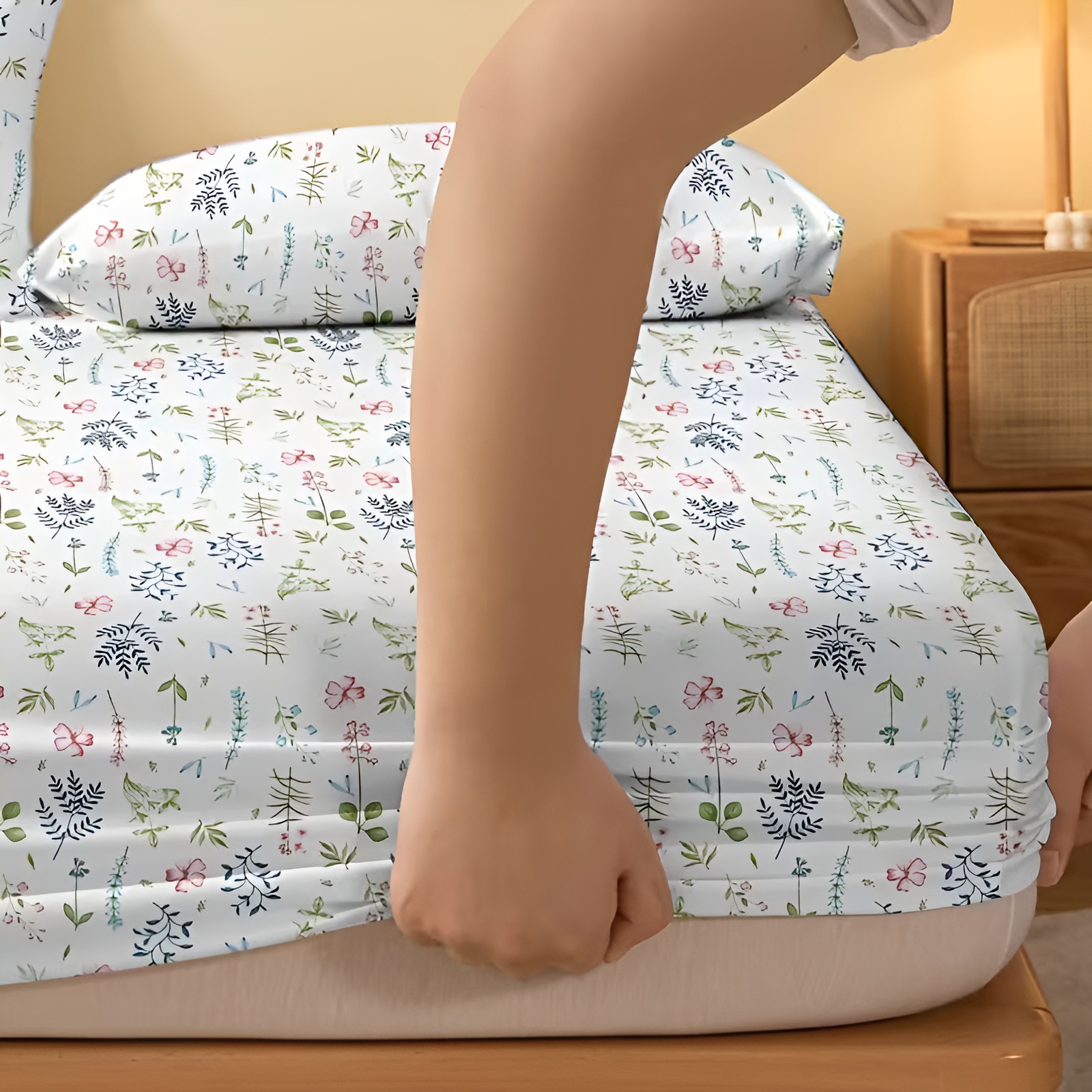 Soft Ditsy Floral Print Fitted Sheet With Deep Pocket