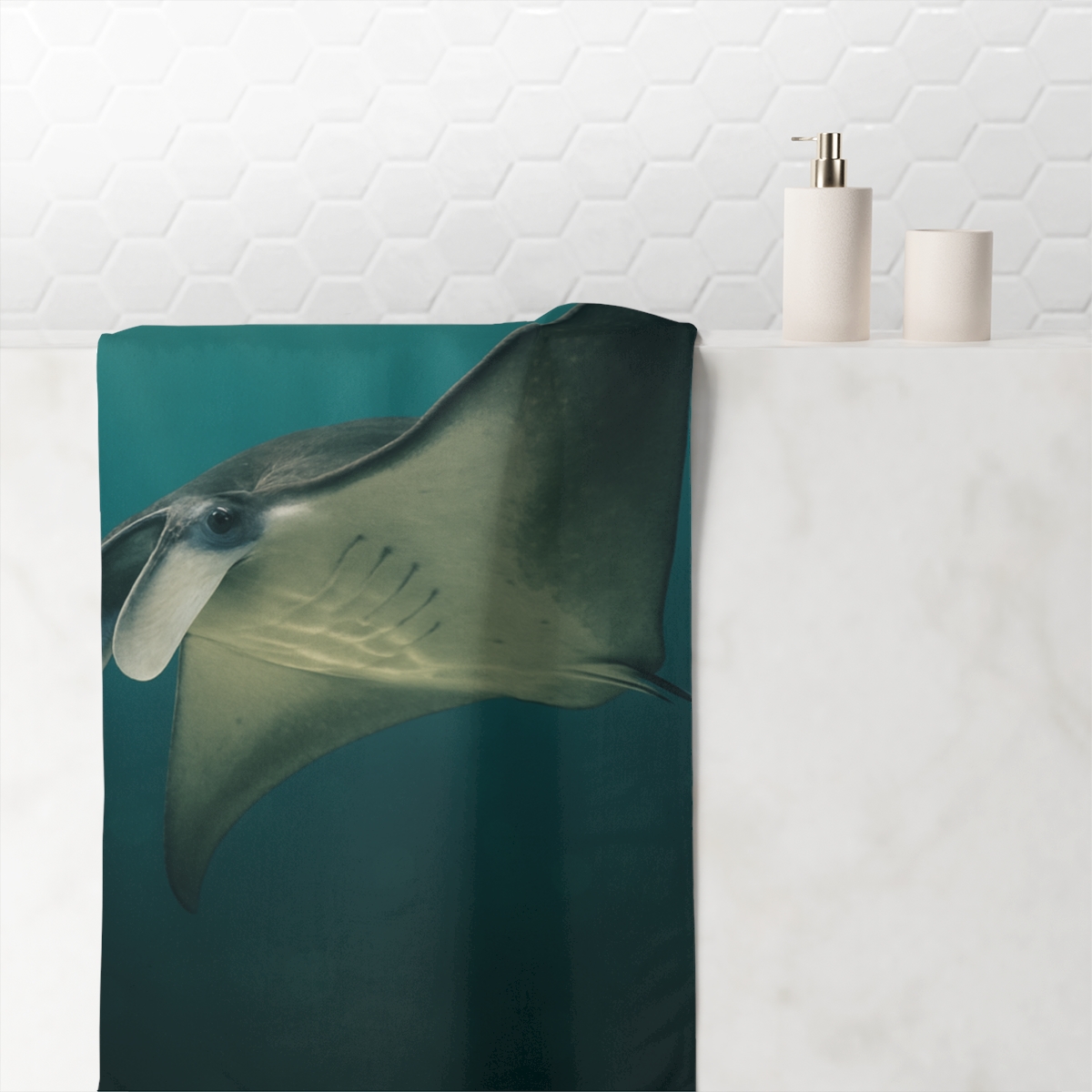 Glass Current Manta Ray comfortable face towels