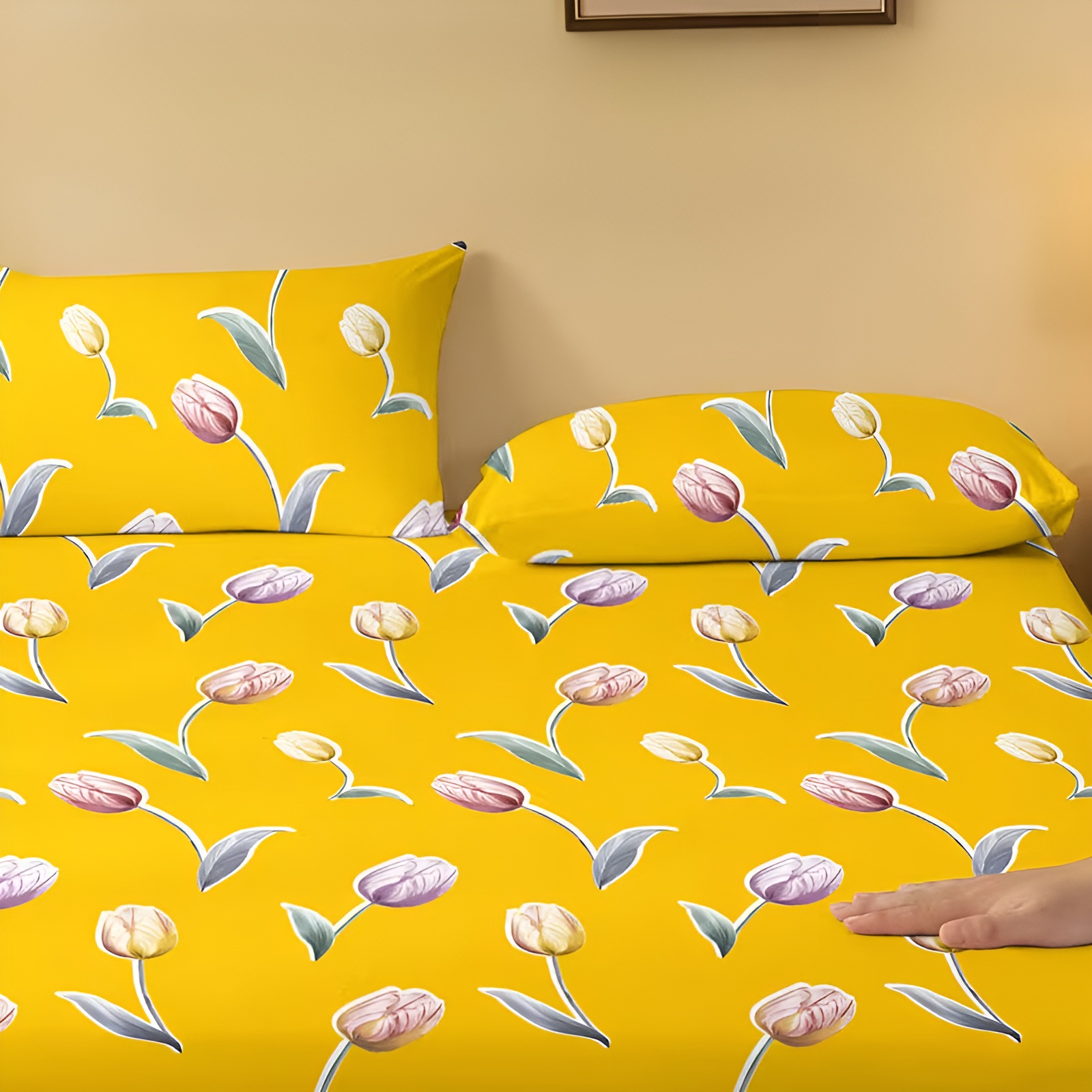 1pc Minimalist Modern Plant Floral Tulip Yellow Pattern Printed Velvet Pillow Cover