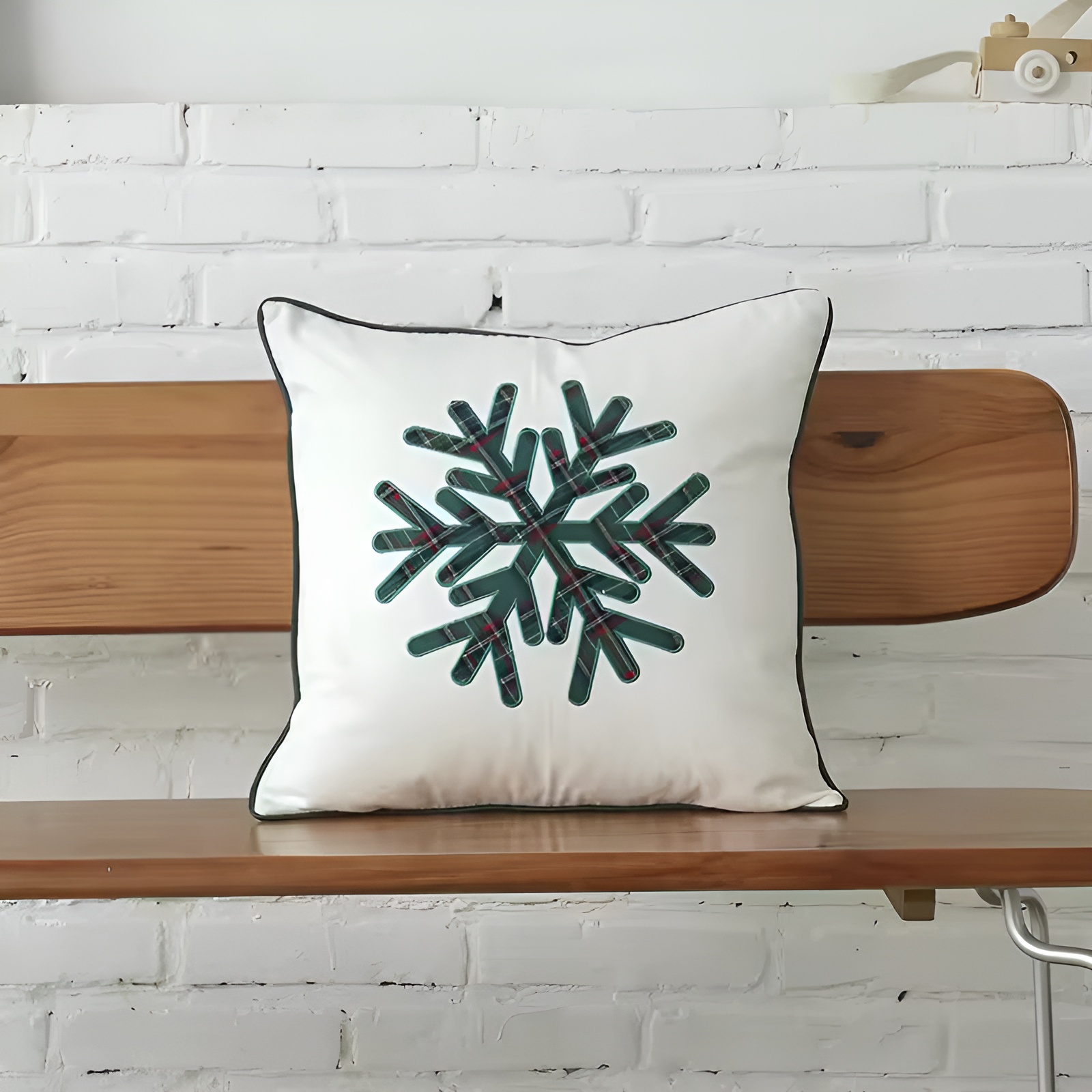 Christmas Themed Plaid Cushion Cover With Embroidered