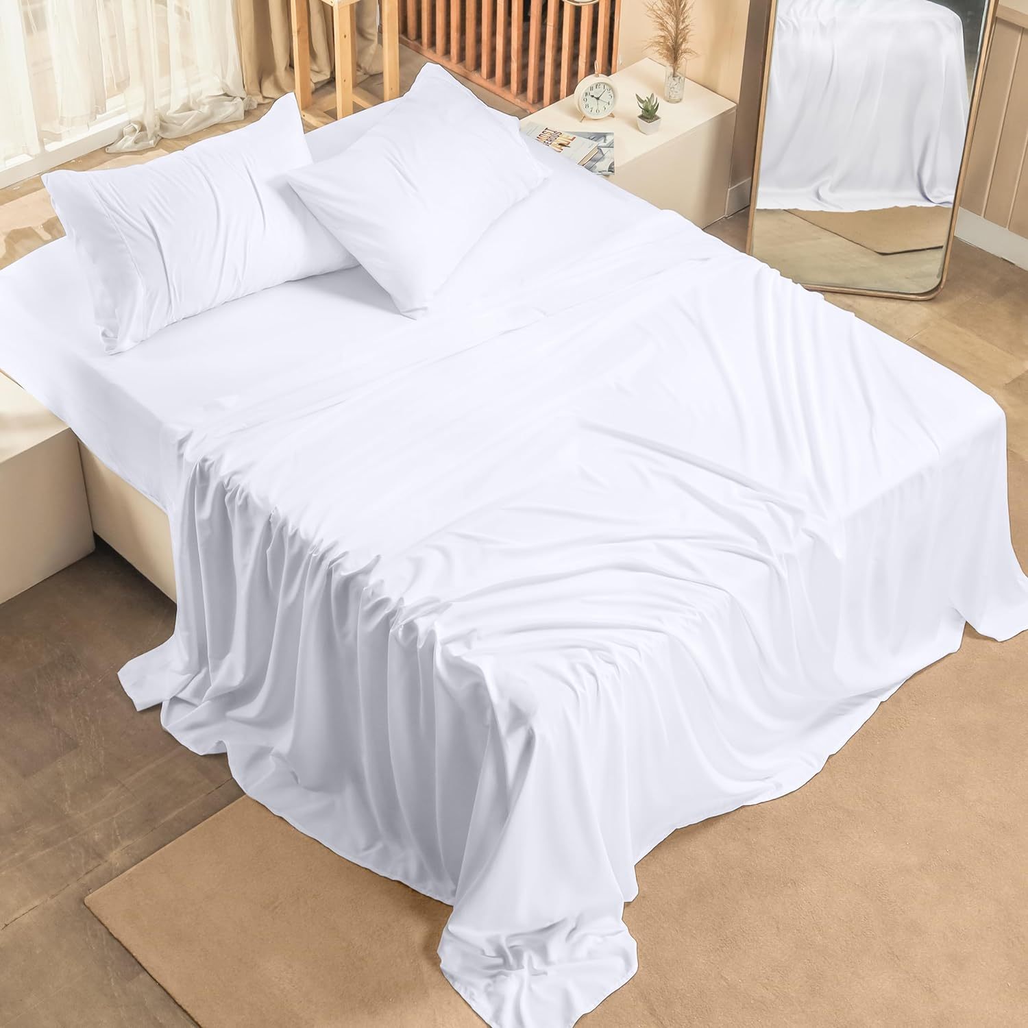 Luxurious Bedsheet Set With Deep Pocket Design