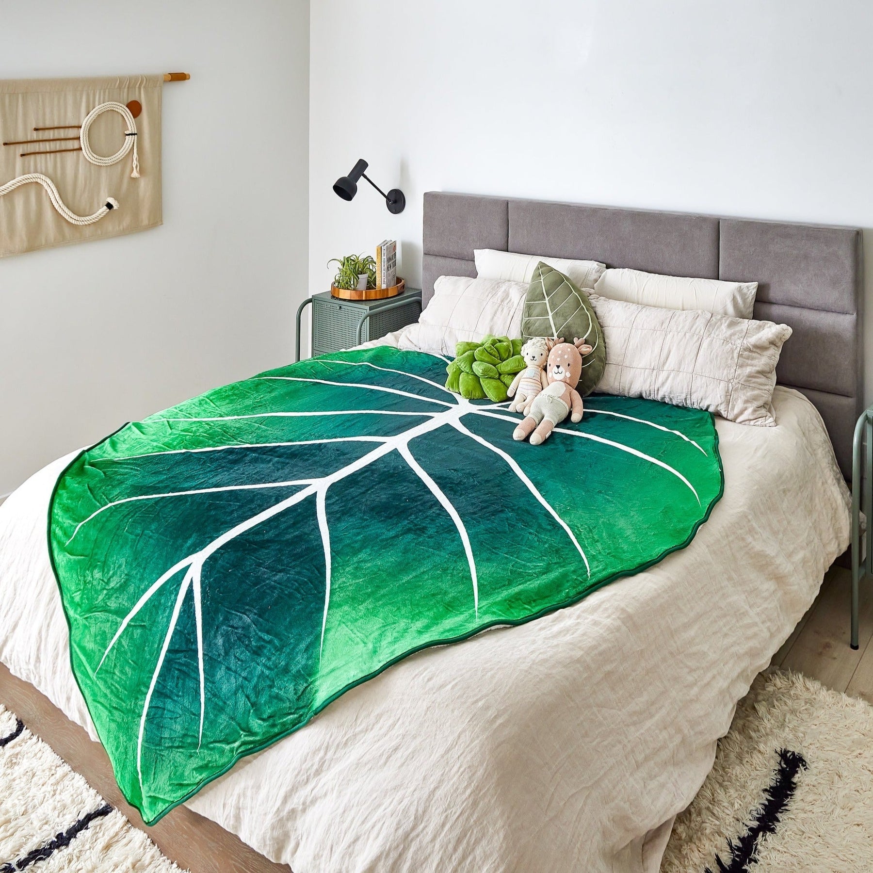 Regal Shield Giant Leaf Blanket