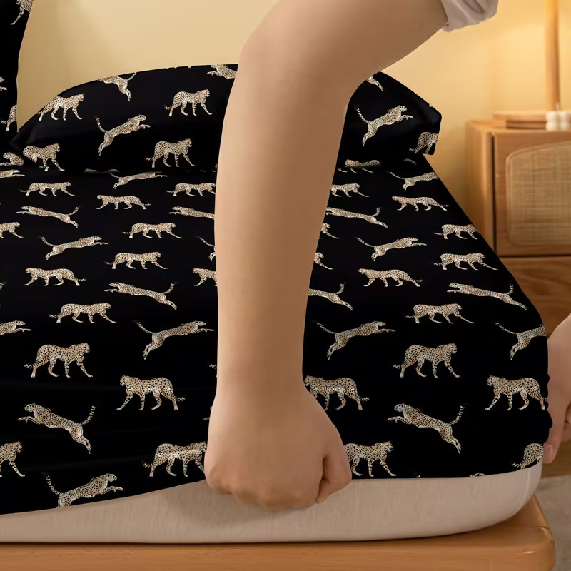 Animal Pattern Bed Mat With Elastic Edges For Mattress Fit