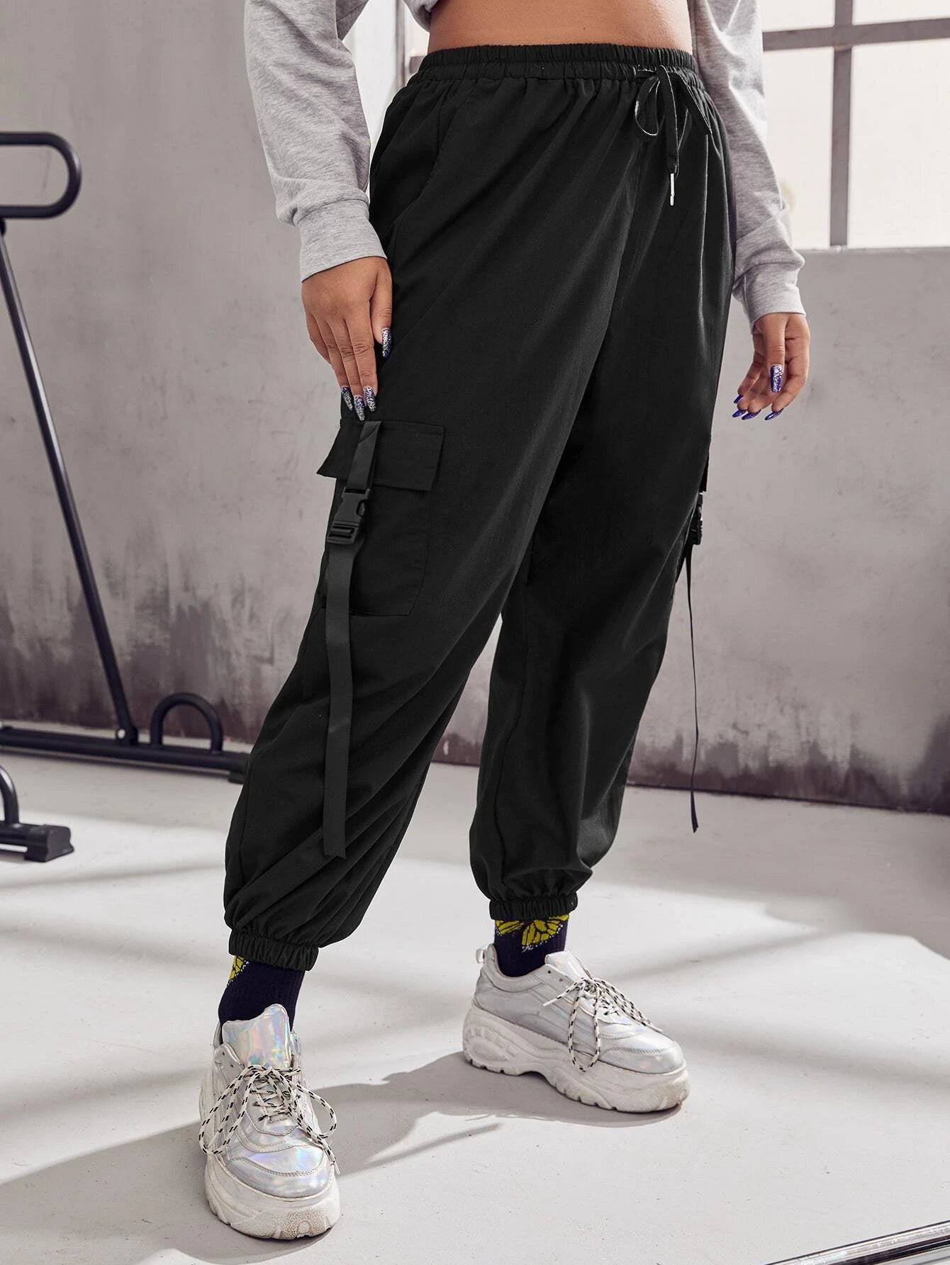 Plus Buckle Tape Flap Pocket Drawstring Waist Cargo Pants – pocket detail close-up