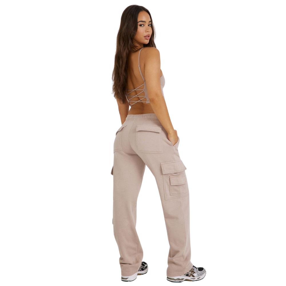 Fleece Cargo Sweatpant – lifestyle view 16
