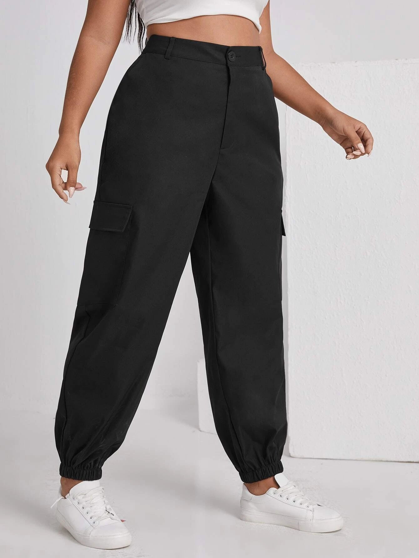 Button Fly Flap Pocket Cargo Pants – waistband detail