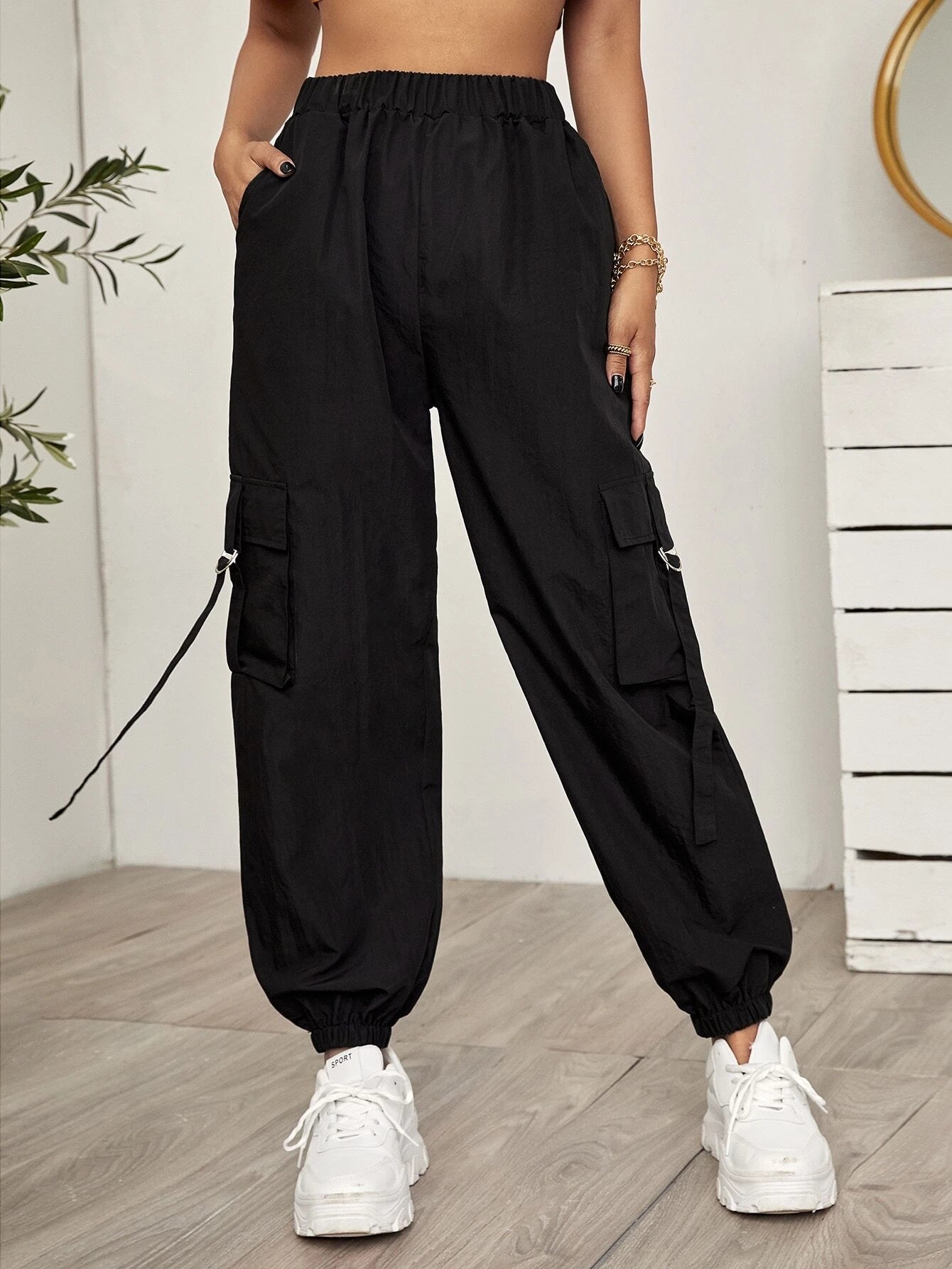 Tape Panel Flap Pocket Cargo Pants – waistband detail