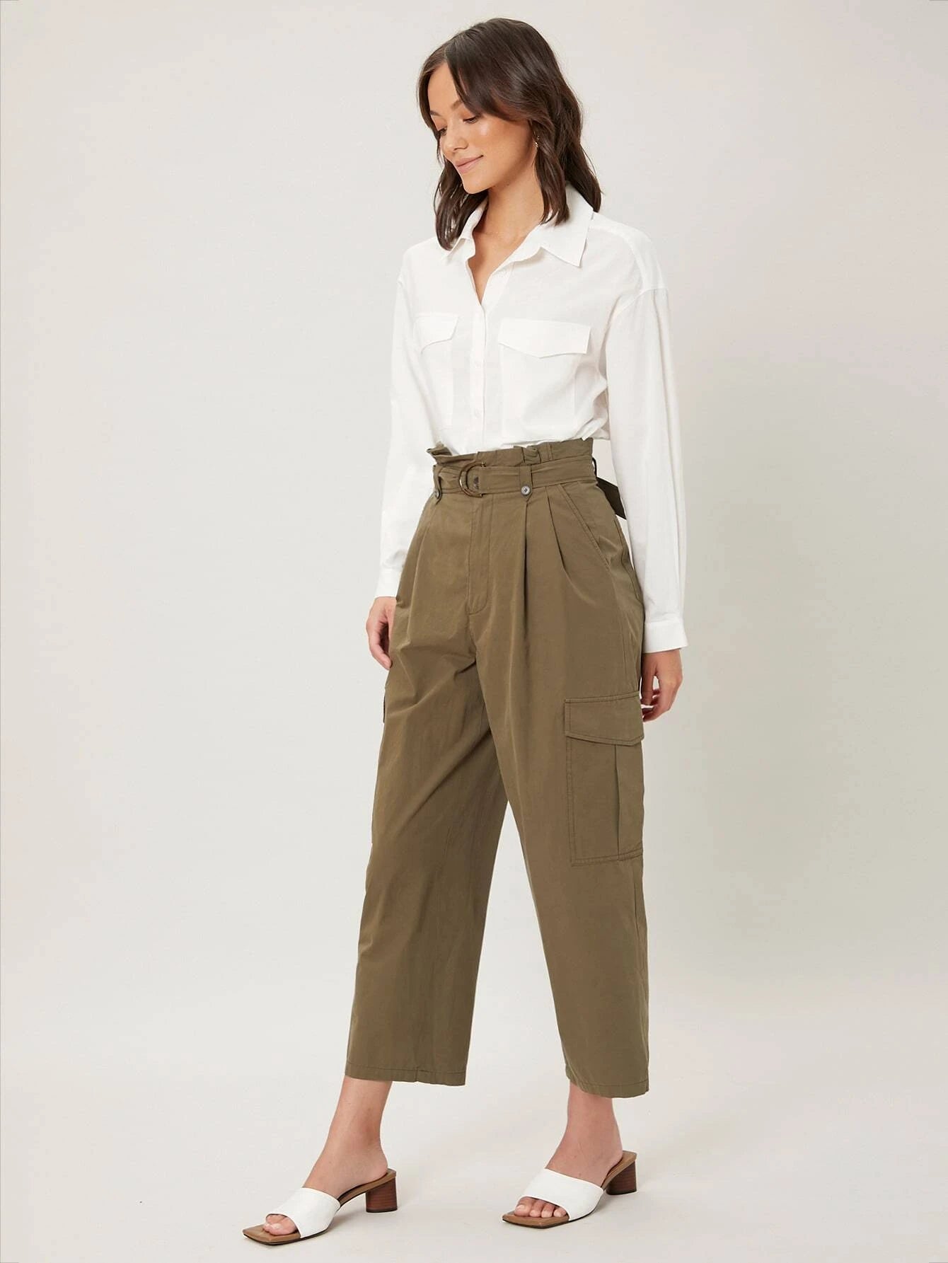 Cropped Cargo Pants – back view detail