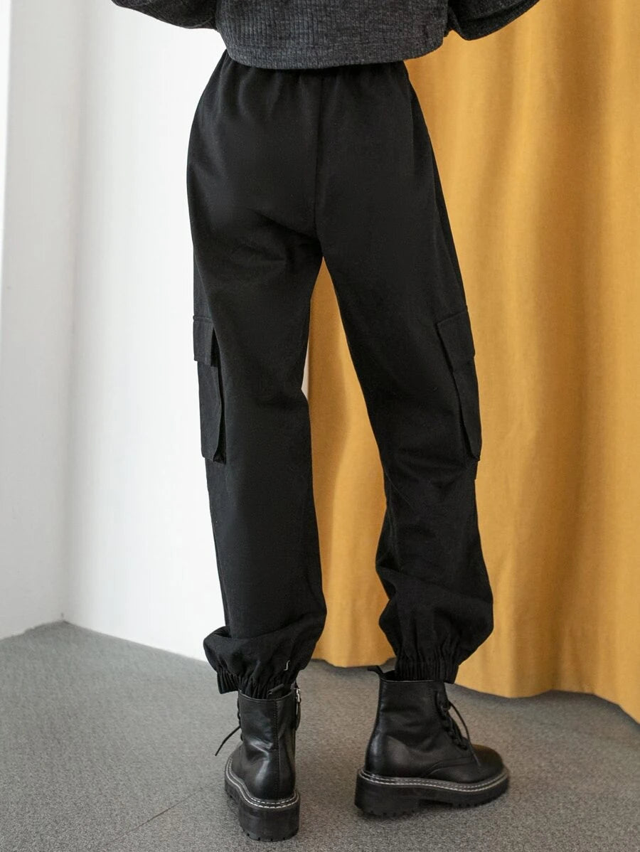 Solid Color Slant Pocket Cargo Pants – side profile view