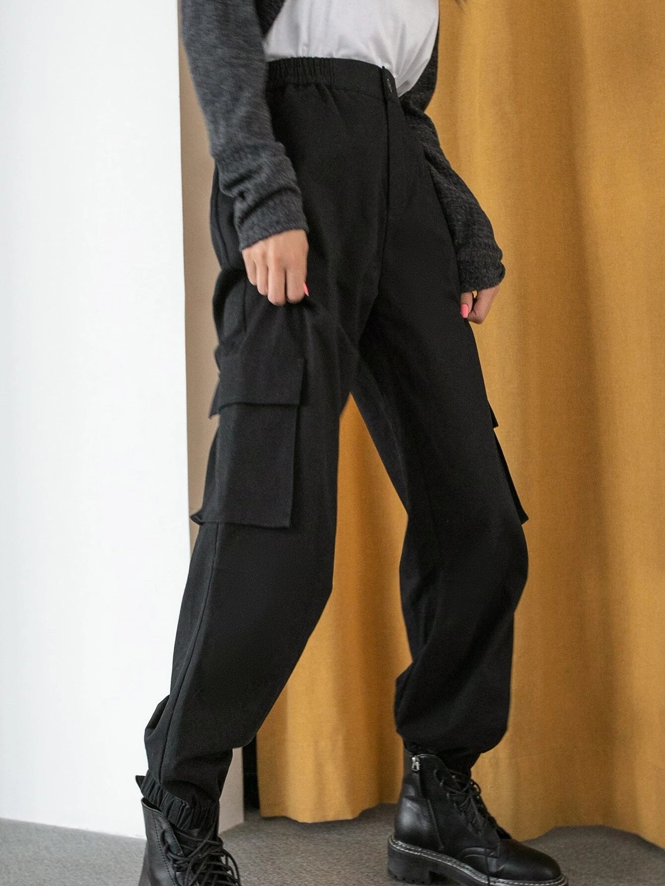 Casual Slant Pocket Cargo Pants – pocket detail close-up