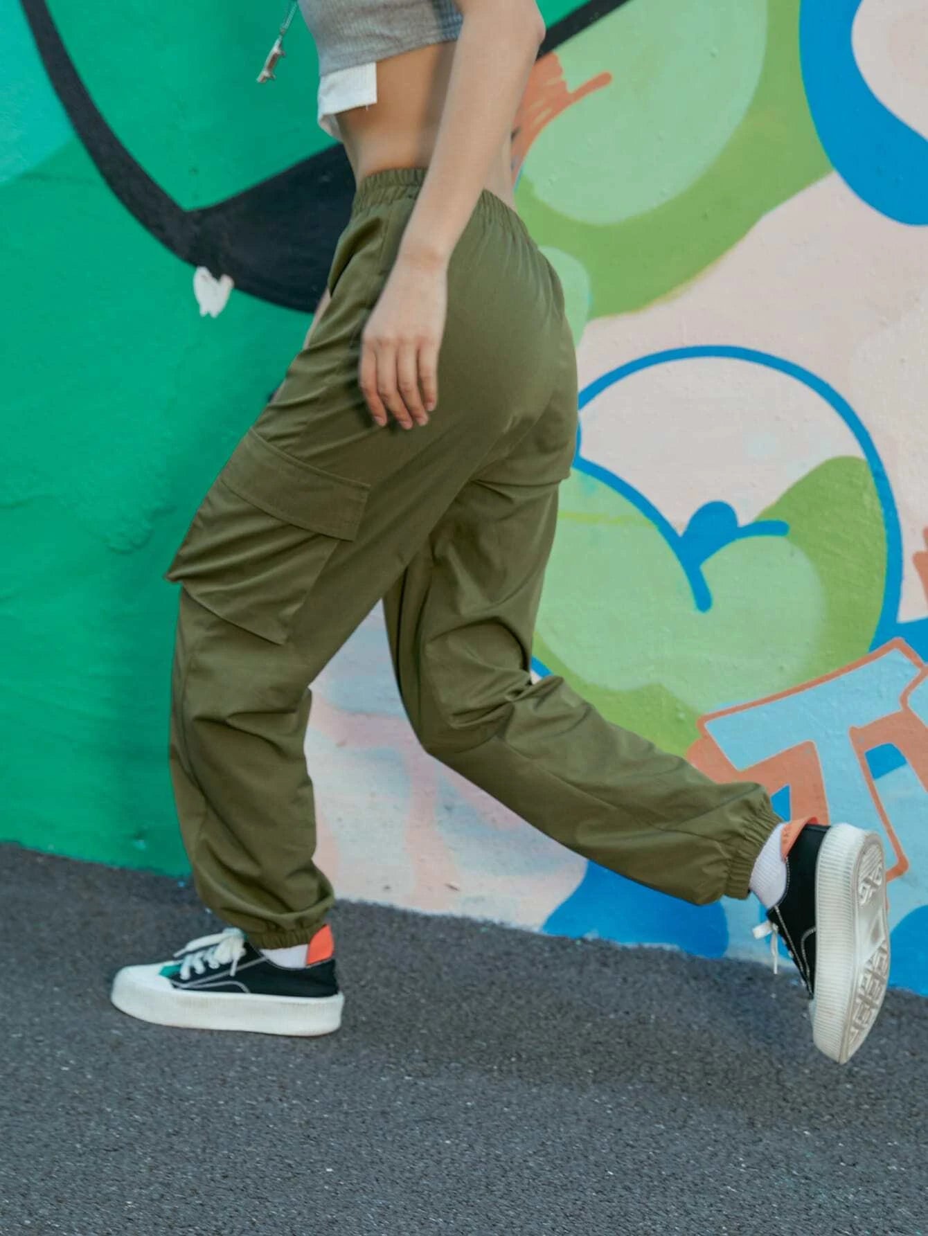 Solid Colored Cargo Jogger – pocket detail close-up