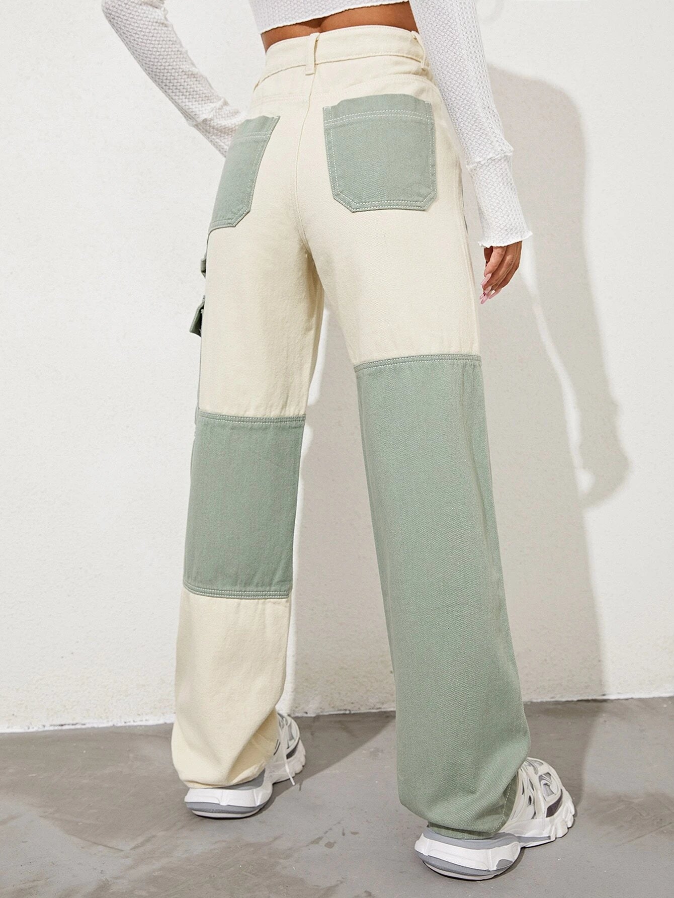 High Waist Cargo Jeans in White/Green – side profile view