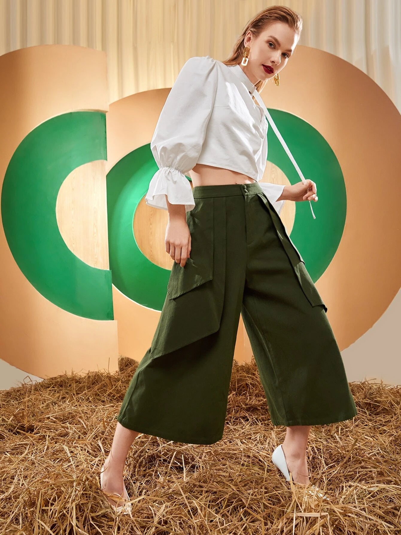 Solid Color Wide Bottom Pants – pocket detail close-up