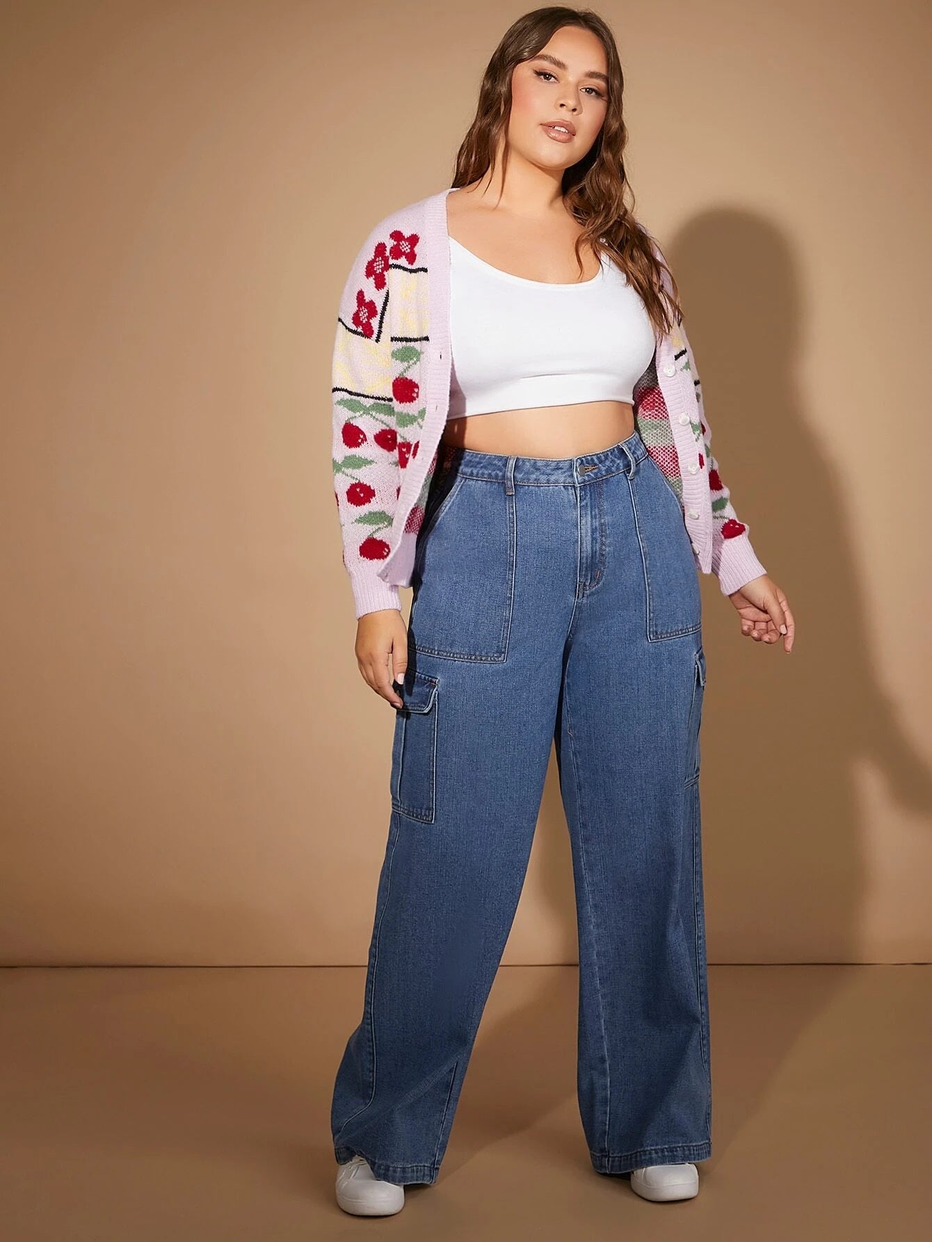 Cargo Jeans With Additional Flap Pocket Detail – waistband detail