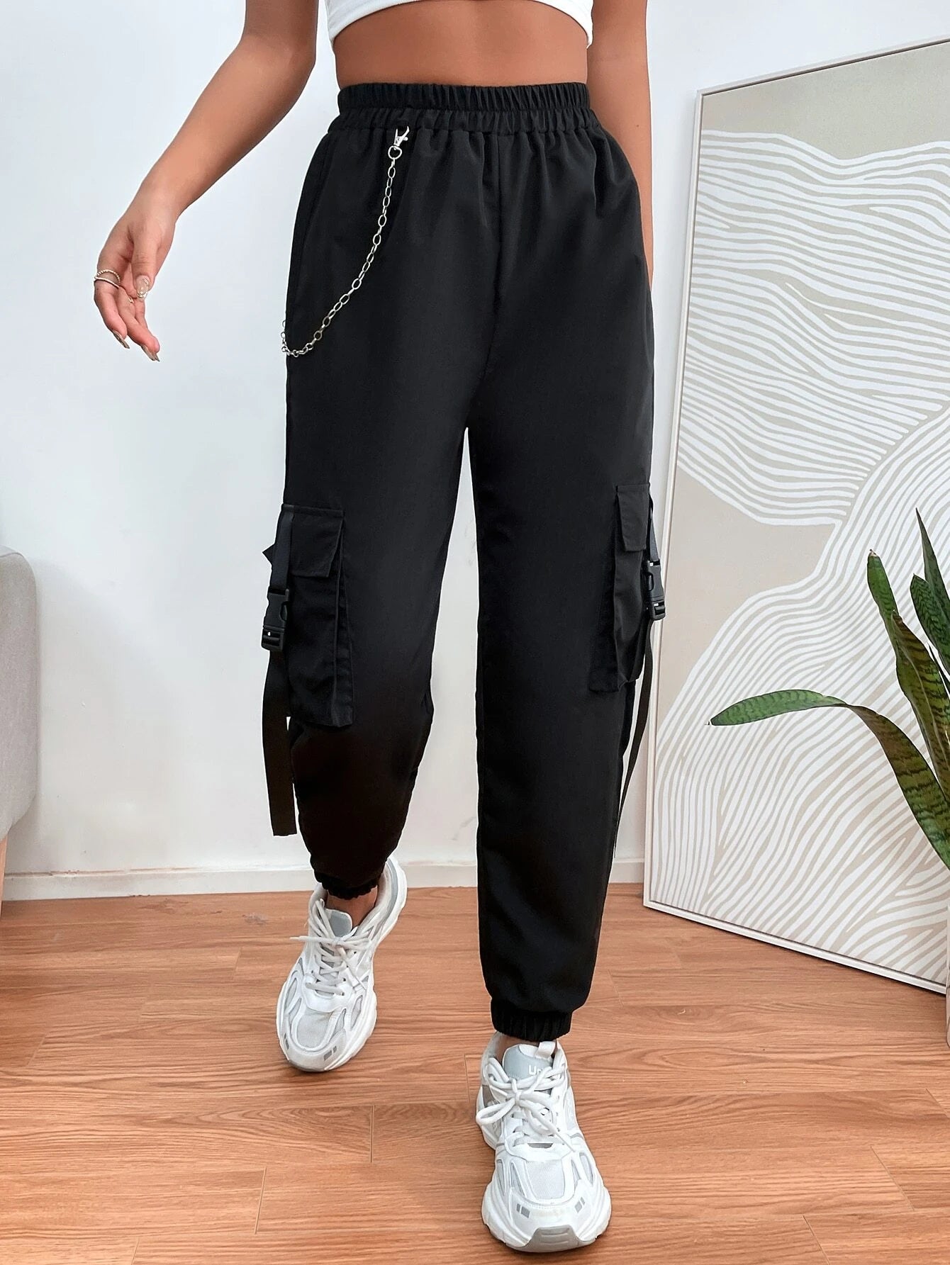 Chain Detail Flap Pocket Buckle Pants – waistband detail