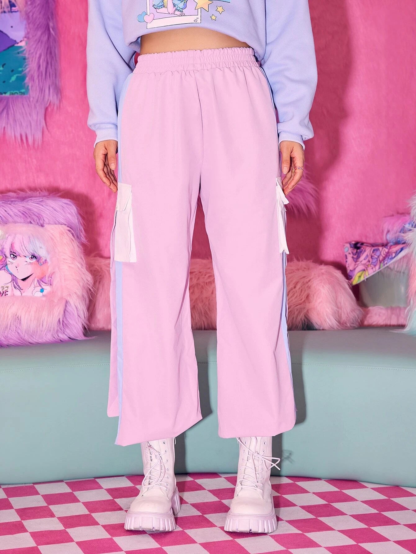 Cargo Pants With Tape Stripe Detail – waistband detail