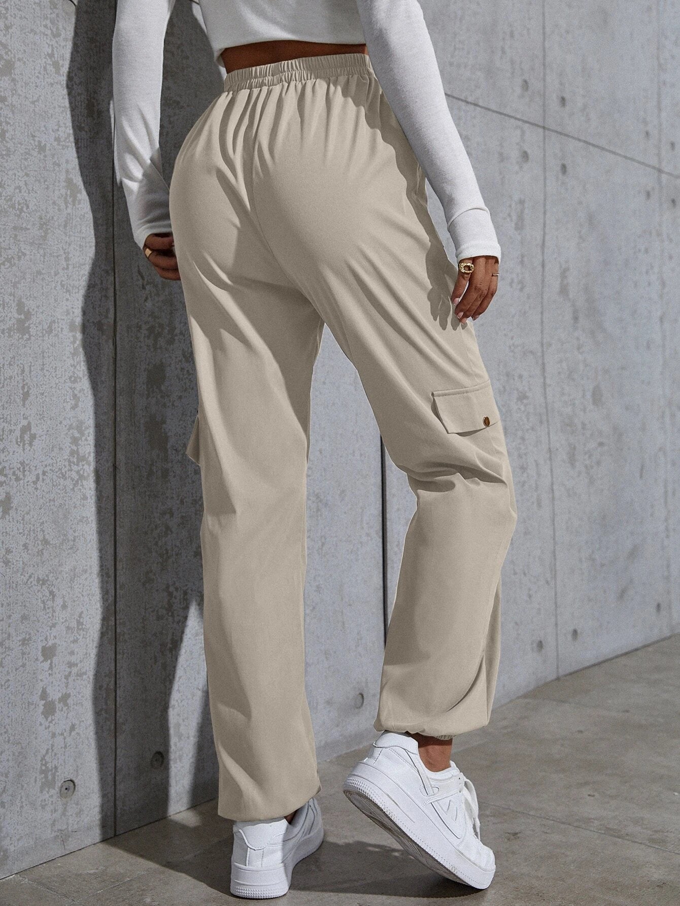 Knot Flap Pocket Cargo Pant – fabric detail close-up