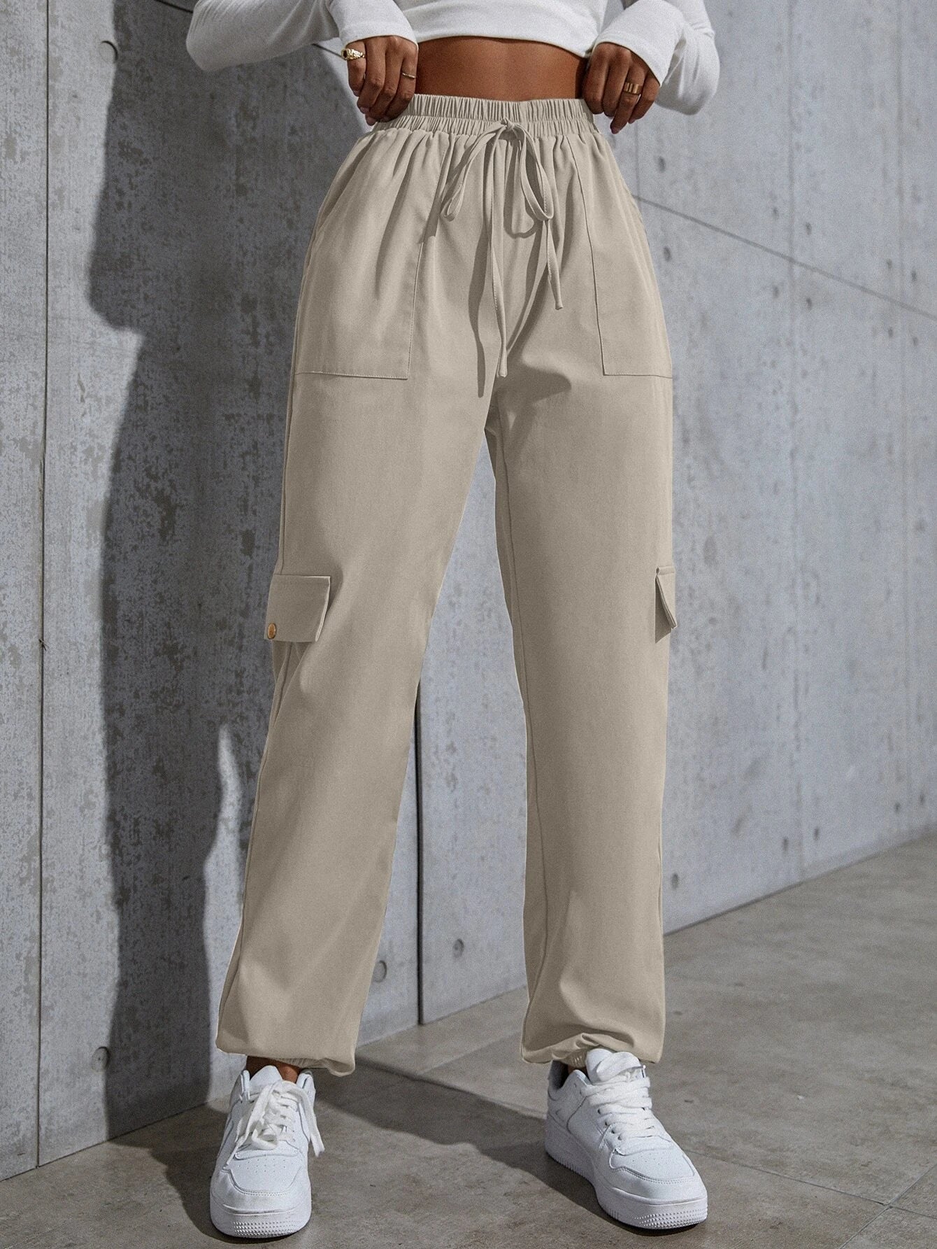 Knot Flap Pocket Cargo Pant – model wearing view