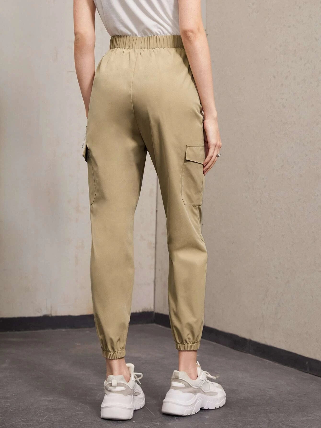 Flap Pocket Cropped Pants – side profile view