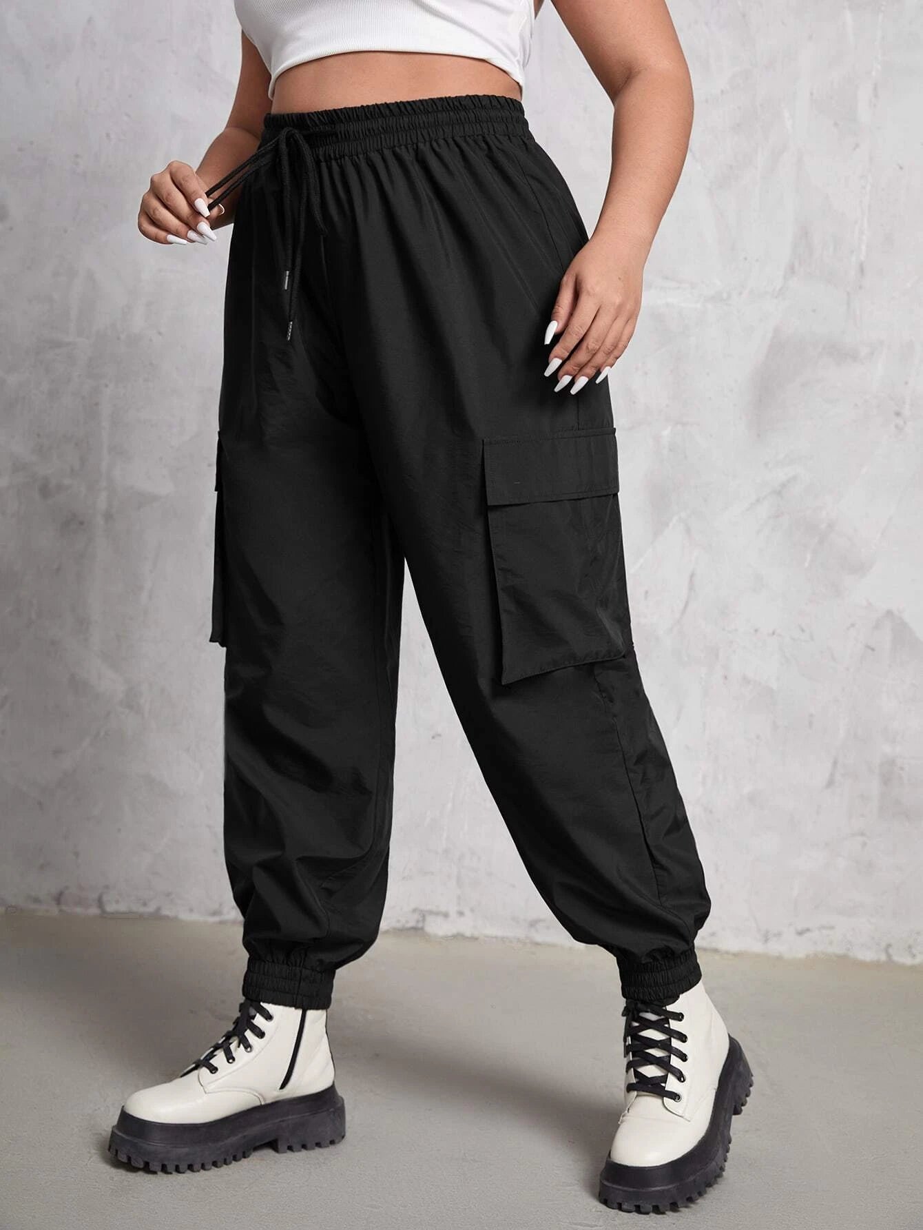Drawstring Waist Flap Pocket Pants – waistband detail