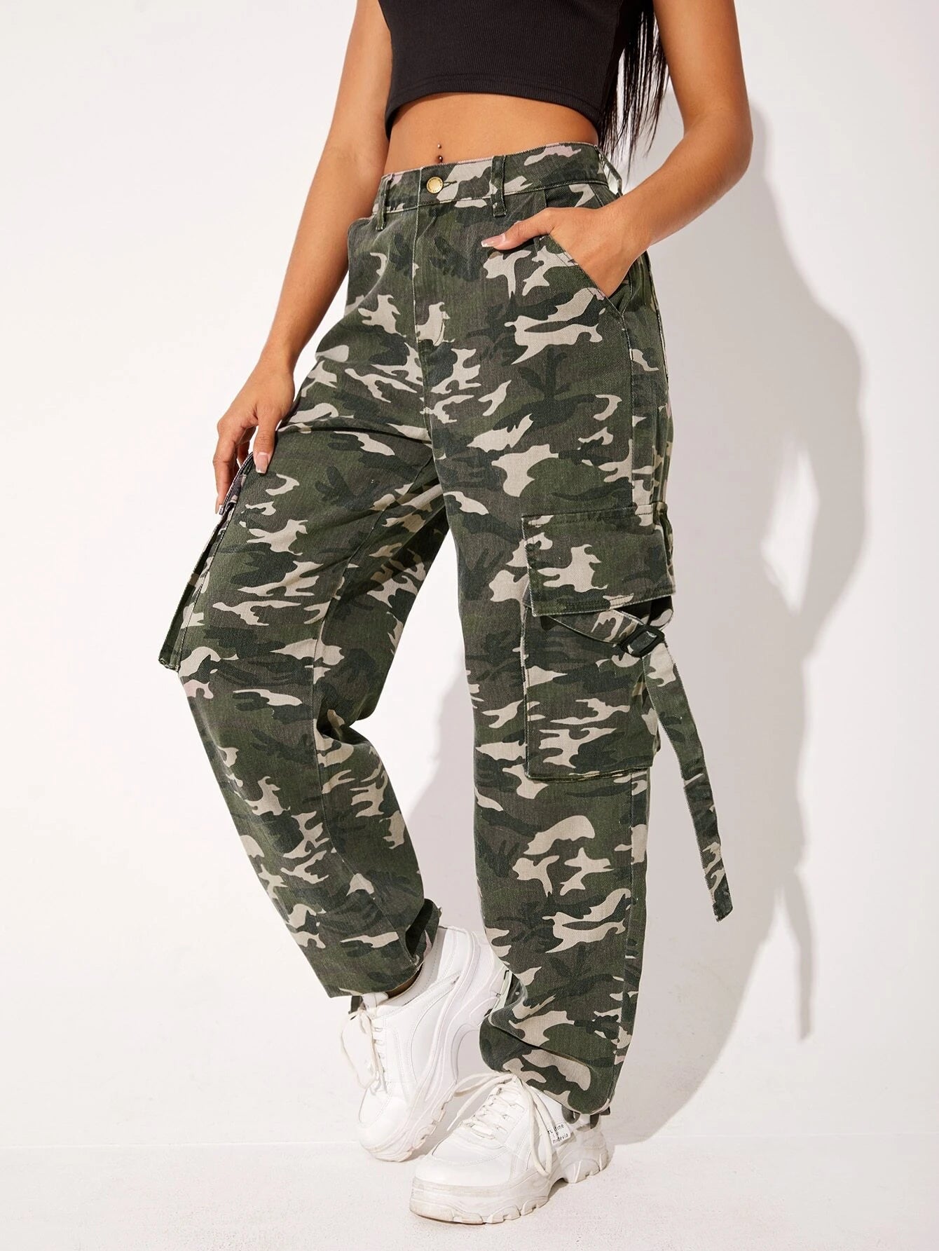Camo Print Flap Pocket Cargo Jeans – pocket detail close-up