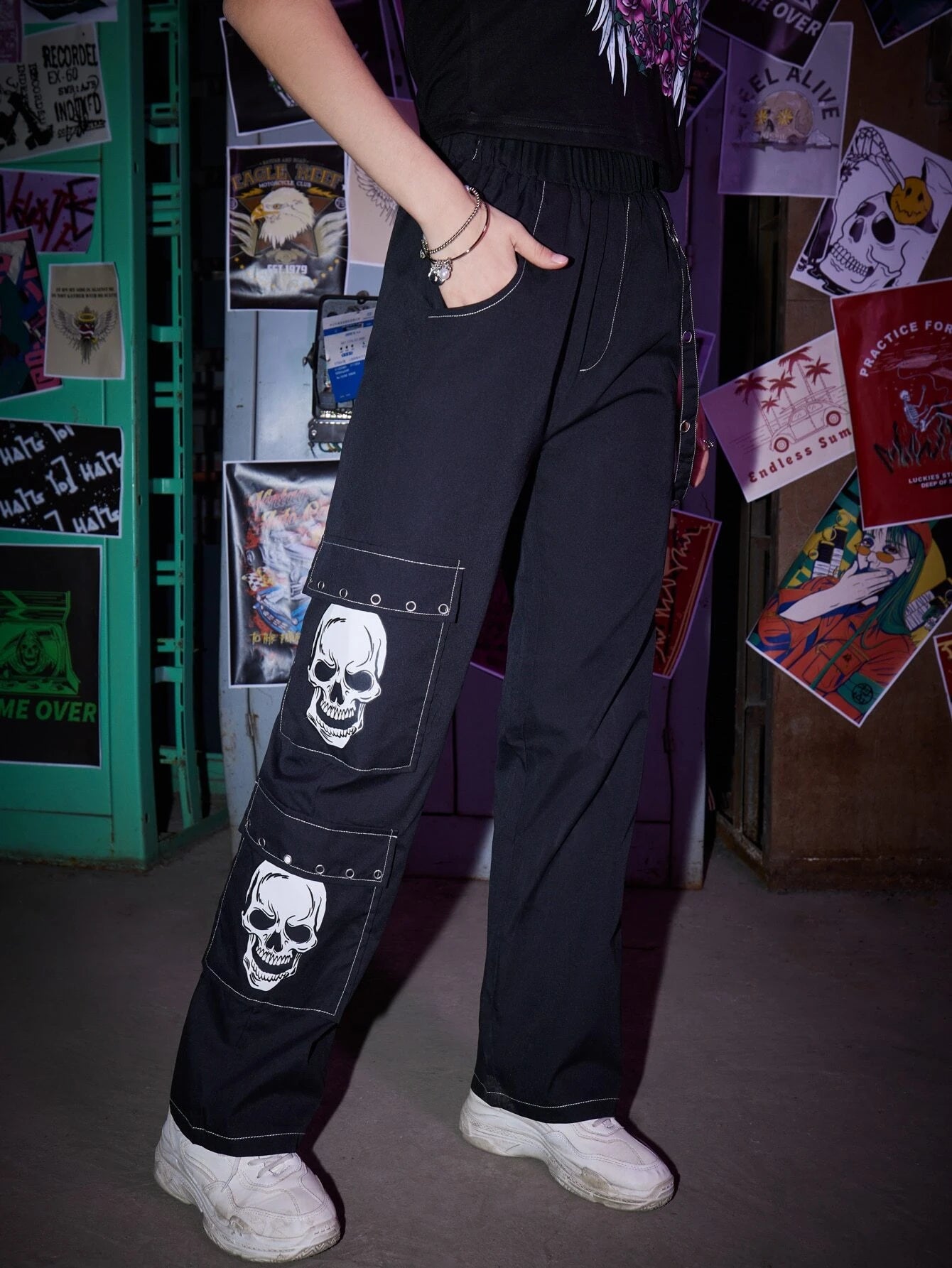 Graphic Print Grunge Punk Pocket Pants – back view detail