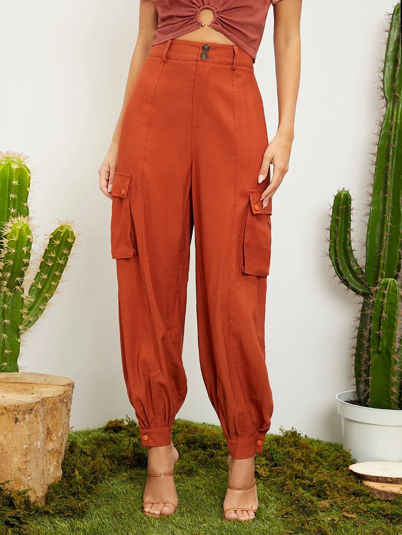 Tapered Flap Pocket Pants – waistband detail