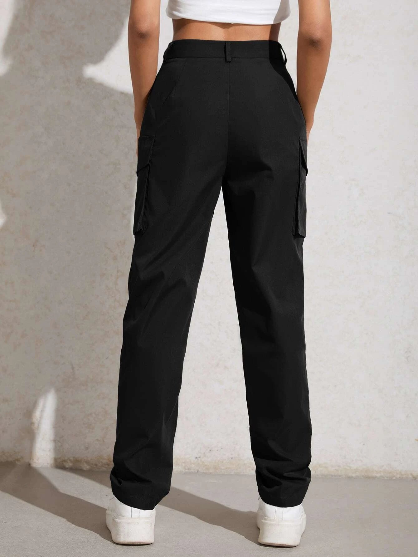 Flap Pocket Zip Cargo Pant – pocket detail close-up