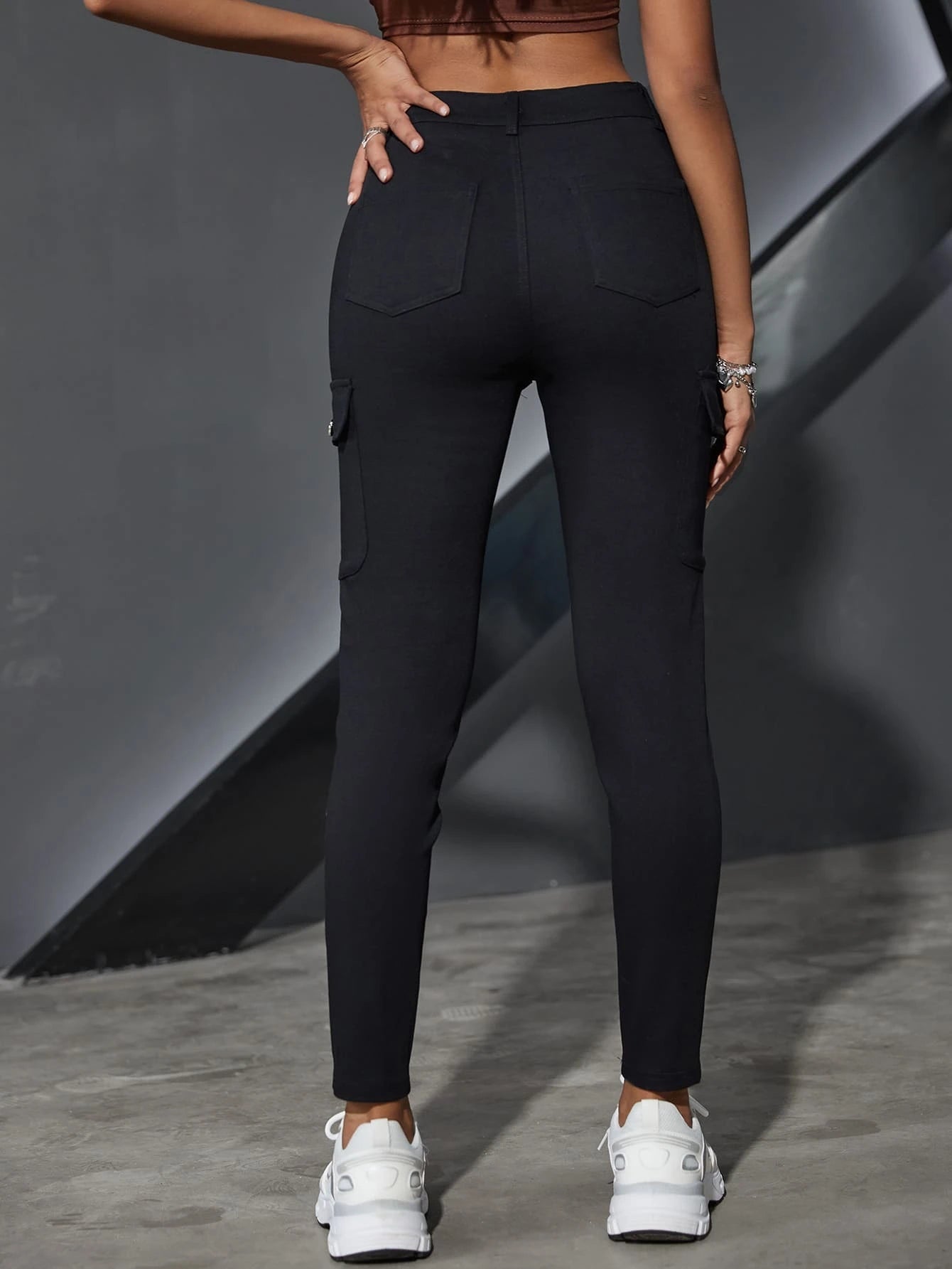 Denim Flap Pocket Plain Cargo Jeans – side profile view