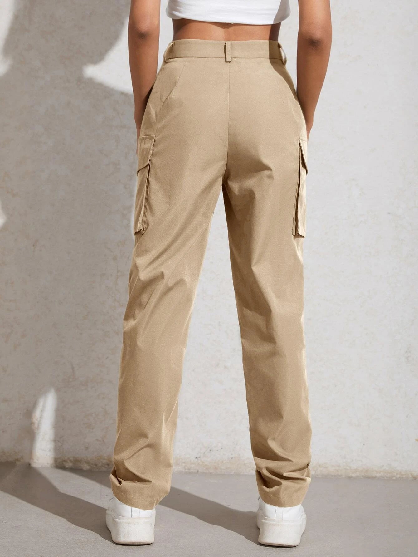 Flap Pocket Zip Cargo Pant – model wearing view