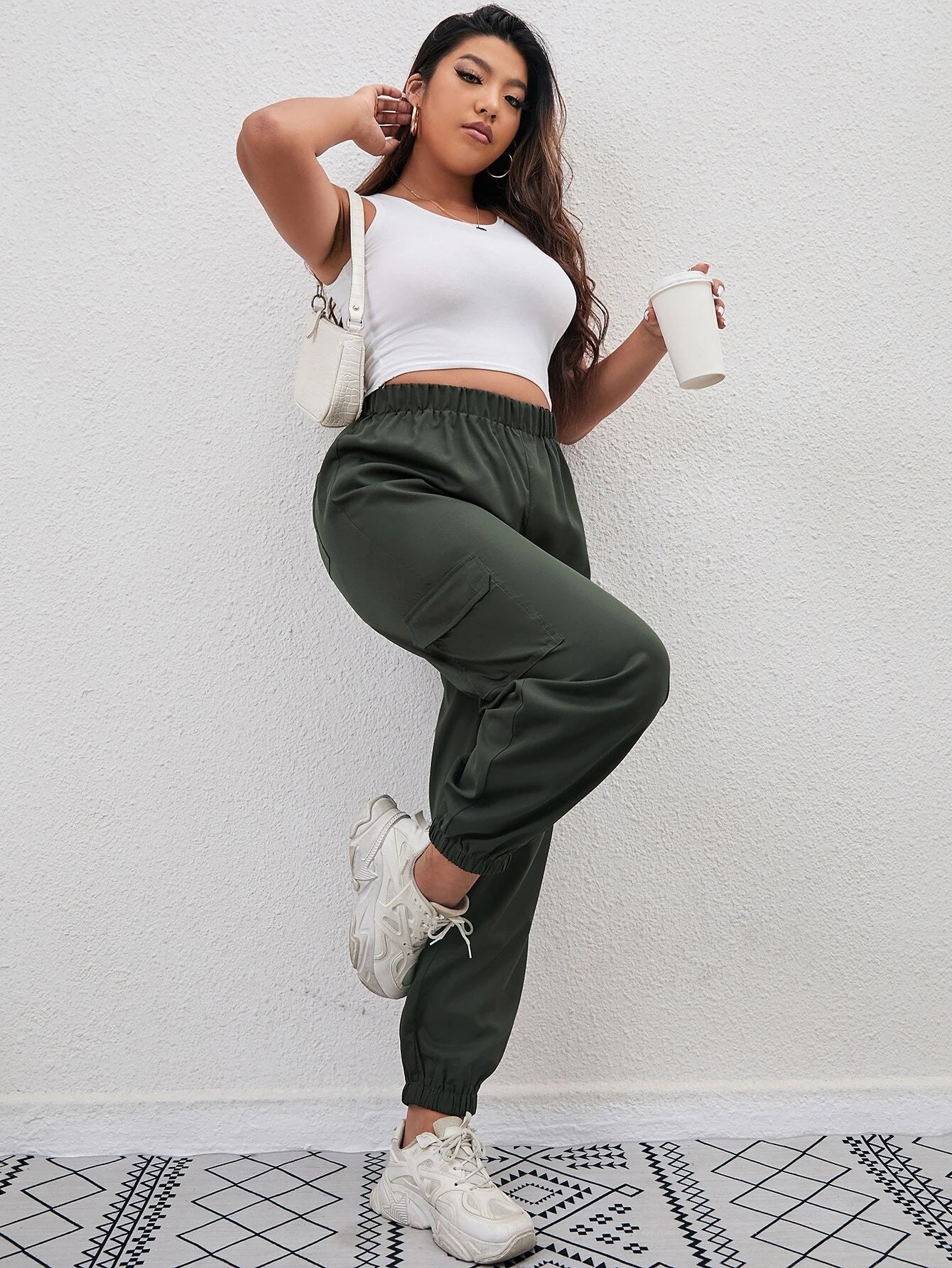 Casual Long Tapered Pants – pocket detail close-up