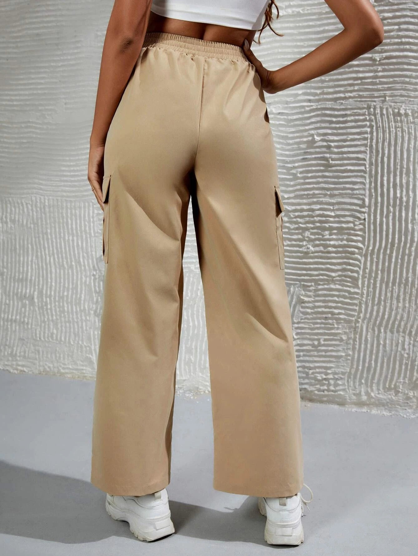 Tie Flap Pocket Cargo Pants – waistband detail