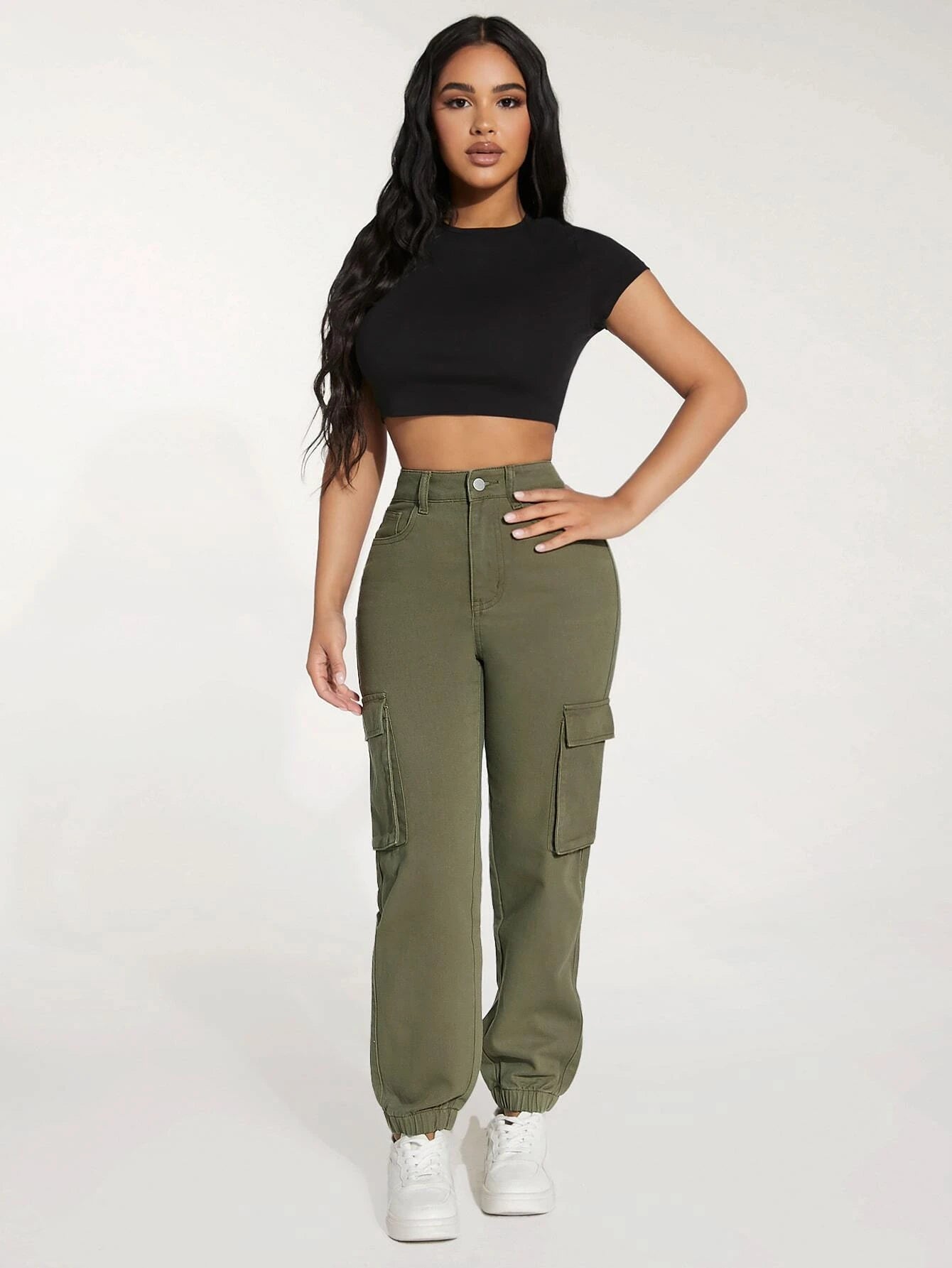 Flap Pocket Side Cargo Jeans in Green – pocket detail close-up