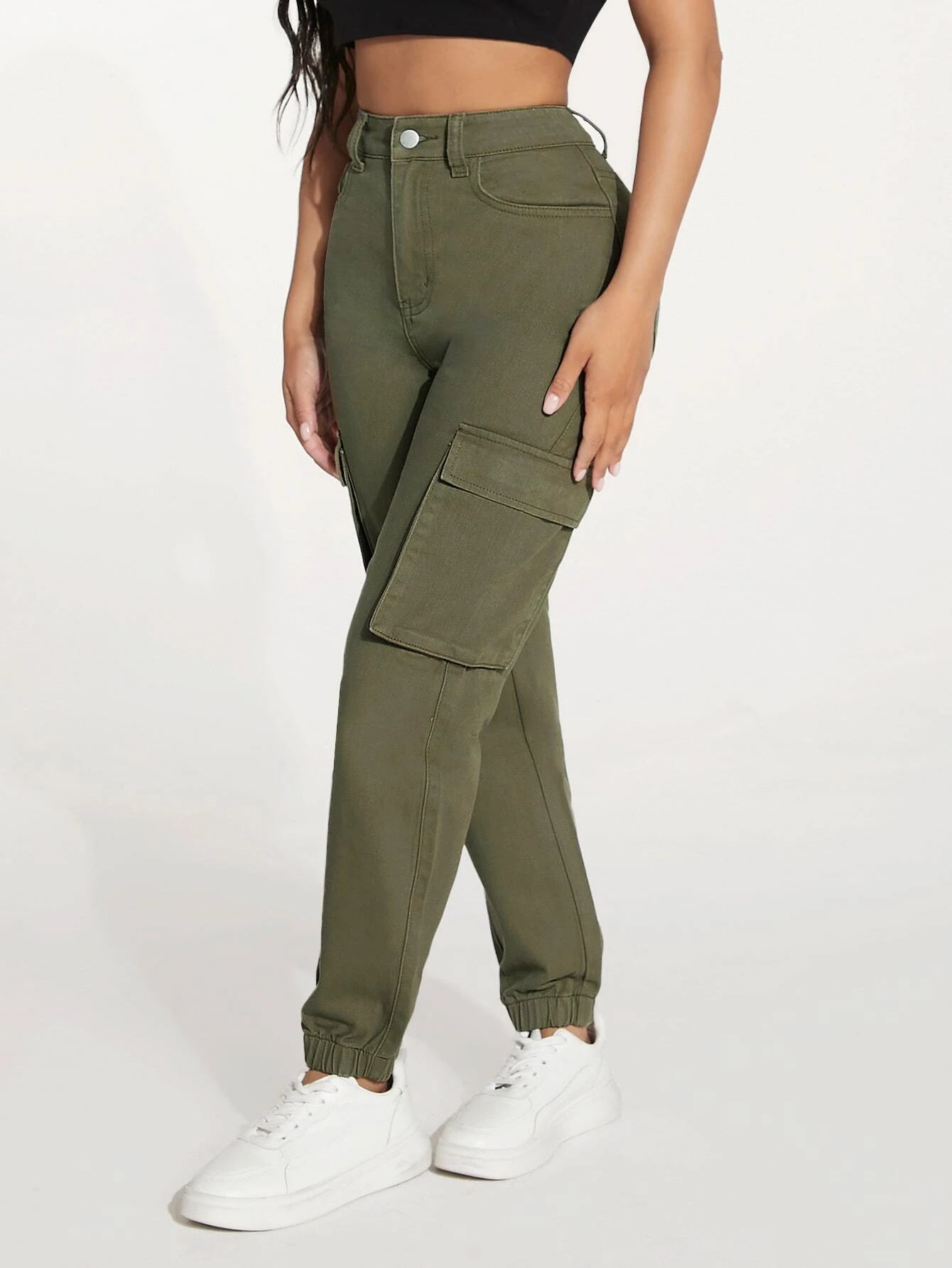 Flap Pocket Side Cargo Jeans in Green – waistband detail