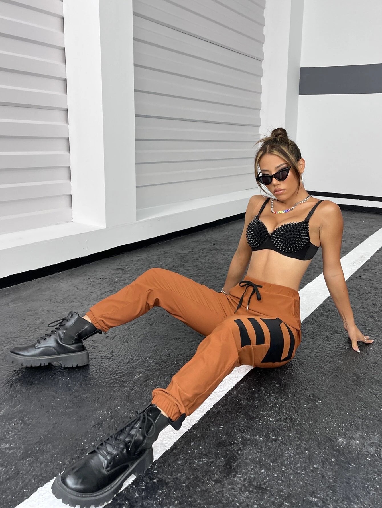 Flap Pocket Colorblock Cargo Pants – model wearing view
