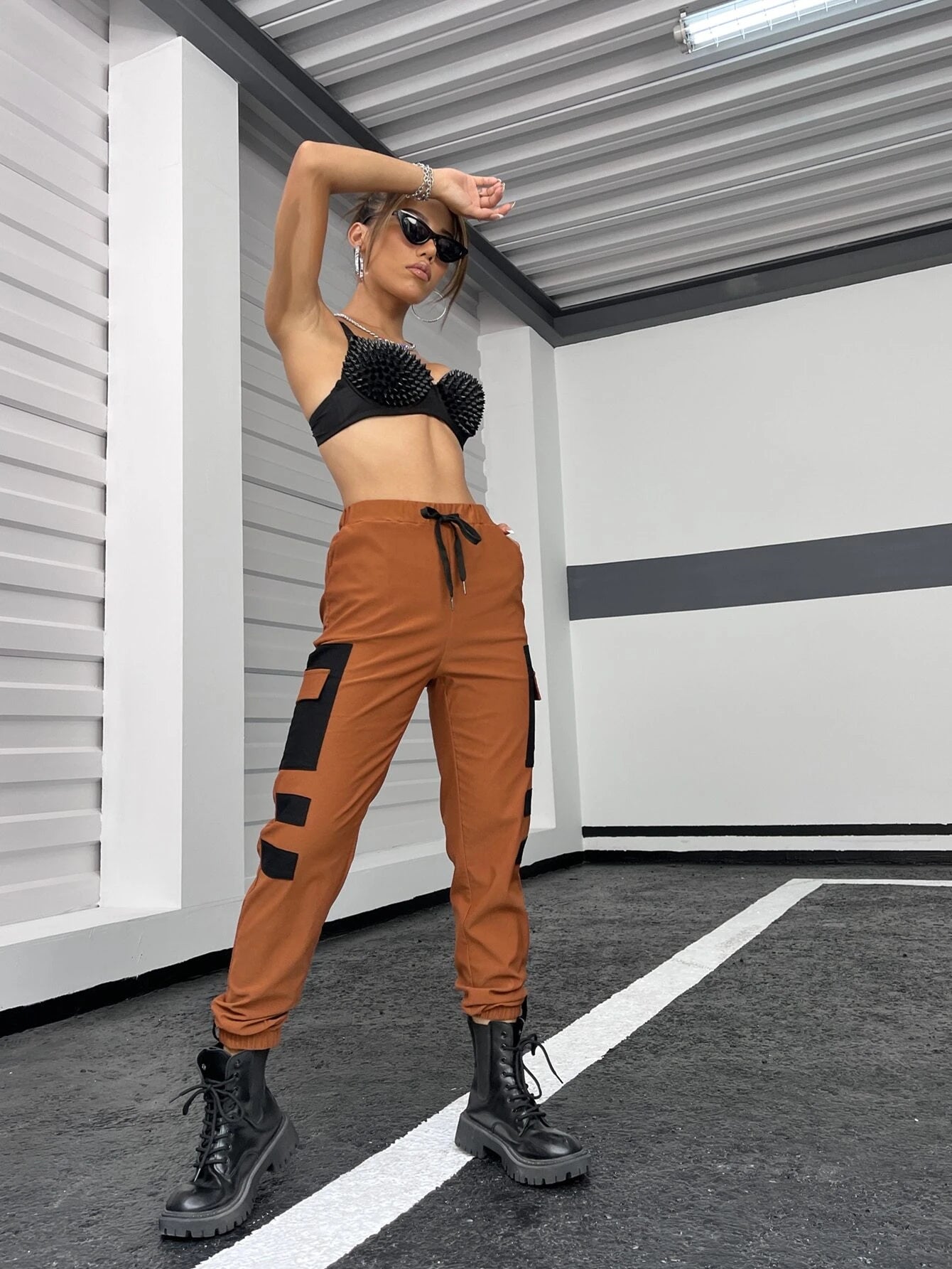 Cargo Pants With Drawstring Waistband – lifestyle view 11