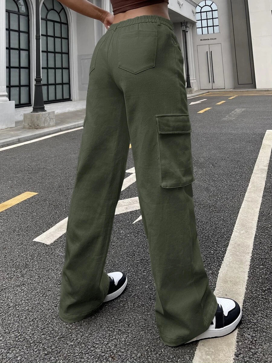 Flap Pocket Side Easy Wear Cargo Pants – pocket detail close-up