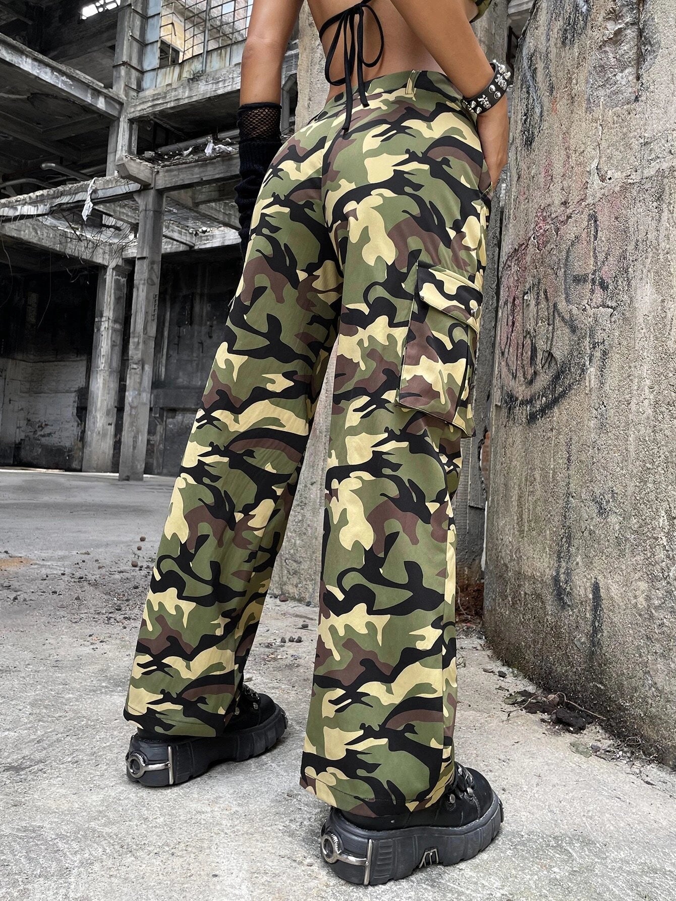 Camo Printed Pocket Cargo Pants – side profile view